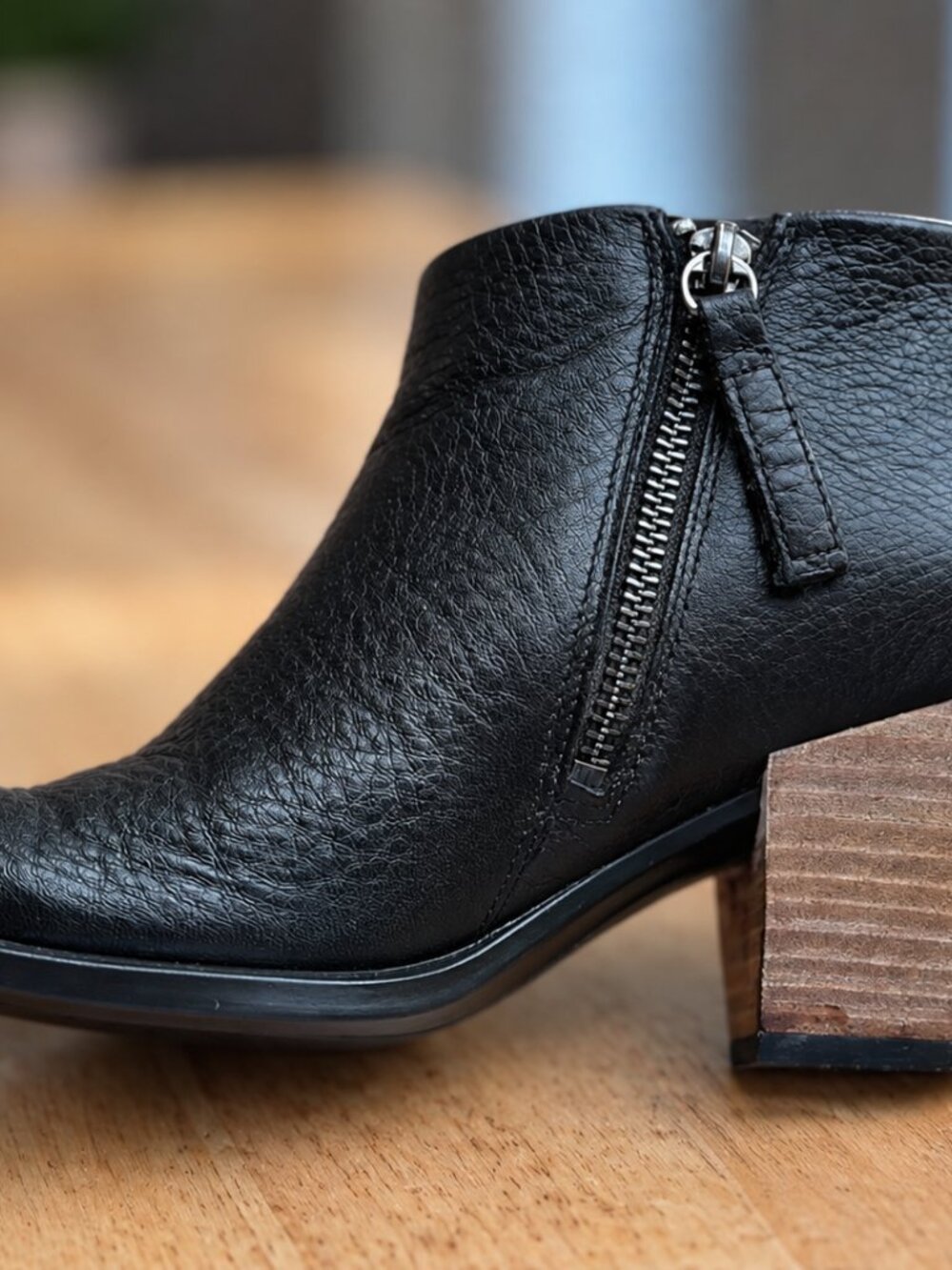 ECCO Black Leather Ankle Booties Size 7 Block Heel Side Zip - Picture 14 of 16